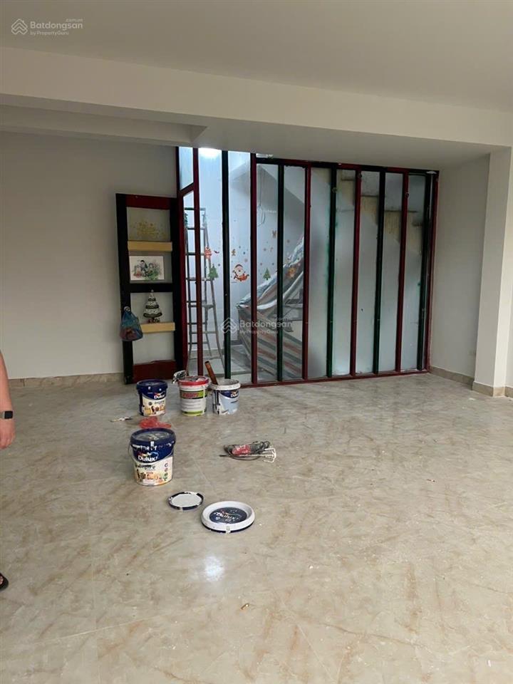Cho thuê nhà mặt phố kinh doanh vũ trọng khánh, hà đông  5 tầng mt 6m vỉa hè  giá 35tr/tháng