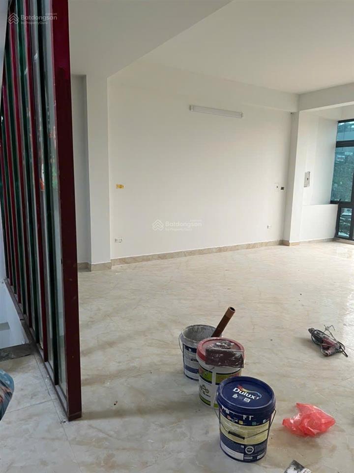 Cho thuê nhà mặt phố kinh doanh vũ trọng khánh, hà đông  5 tầng mt 6m vỉa hè  giá 35tr/tháng
