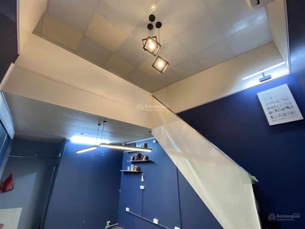 Nhà góc 2 mặt tiền sát ga la khê hà đông ,25m + gác lửng , ô tô tránh , chỉ 6 triệu/tháng