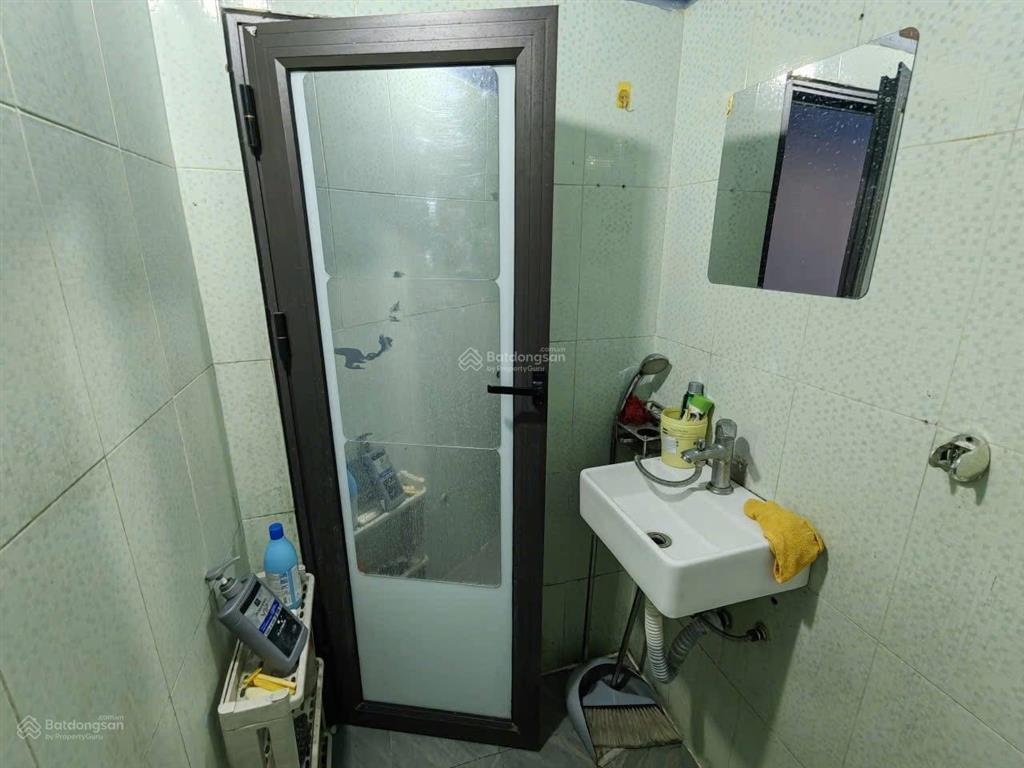 Nhà góc 2 mặt tiền sát ga la khê hà đông ,25m + gác lửng , ô tô tránh , chỉ 6 triệu/tháng