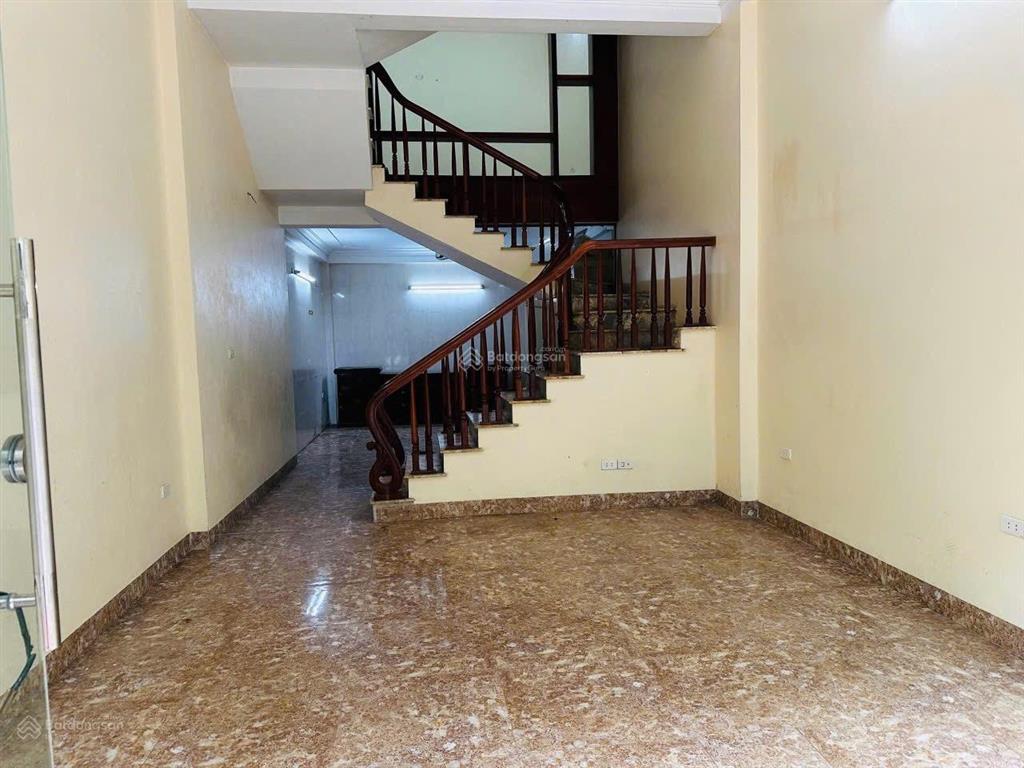 Cho thuê nhà phân lô la khê  hà đông  4 tầng ô tô tránh vỉa hè rộng chỉ 12,5 triệu/tháng