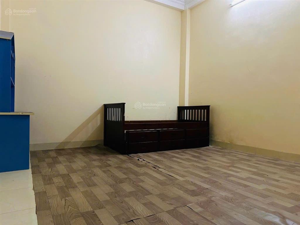 Cho thuê nhà phân lô la khê  hà đông  4 tầng ô tô tránh vỉa hè rộng chỉ 12,5 triệu/tháng