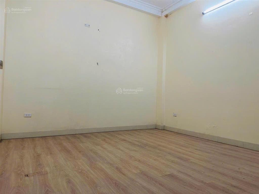 Cho thuê nhà phân lô la khê  hà đông  4 tầng ô tô tránh vỉa hè rộng chỉ 12,5 triệu/tháng