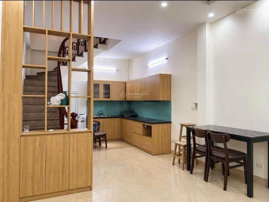 Cho thuê nhà nguyên căn phố lụa vạn phúc, hà đông, sát phố, 4 tầng full đồ chỉ 11 triệu/tháng
