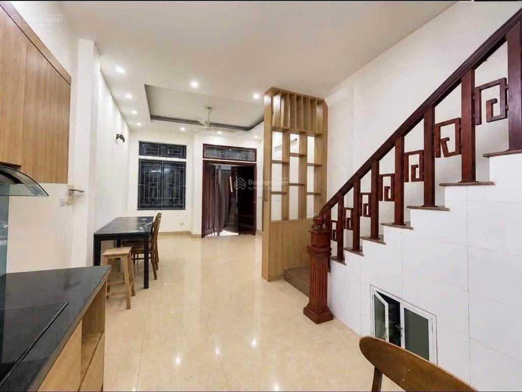 Cho thuê nhà nguyên căn phố lụa vạn phúc, hà đông, sát phố, 4 tầng full đồ chỉ 11 triệu/tháng
