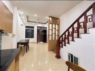 Cho thuê nhà nguyên căn phố lụa vạn phúc, hà đông, sát phố, 4 tầng full đồ chỉ 11 triệu/tháng
