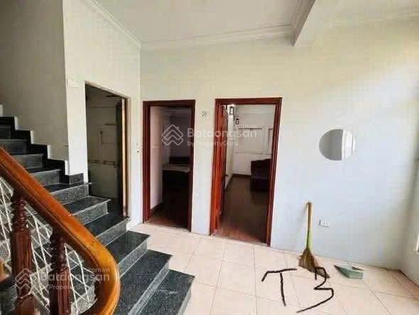 Cho thuê nhà nguyên căn bà triệu hà đông, 41m, 3 ngủ, ô tô đỗ cửa, giá 12tr/tháng