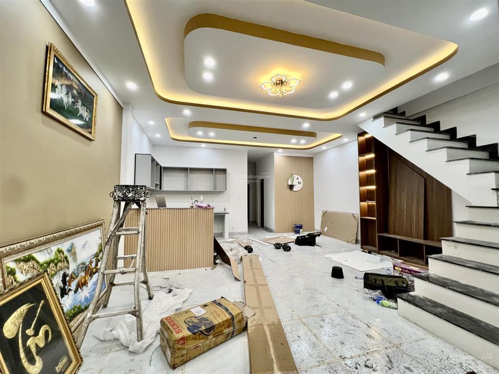 Bán nhà phố liền kề ngang 6m cực hiếm chỉ 30m ra quốc lộ 13 trung tâm bến cát sổ hồng riêng