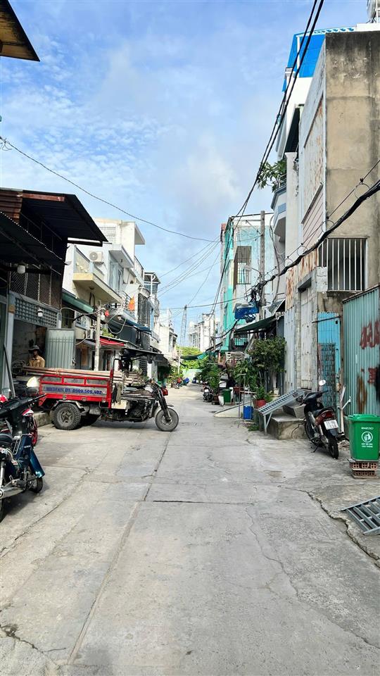 Nhà 2 lầu+st, khu phân lô vuông vức, 2 mặt tiền đều là hẻm 6m, hẻm 173 adv, sát võ văn kiệt, an lạc