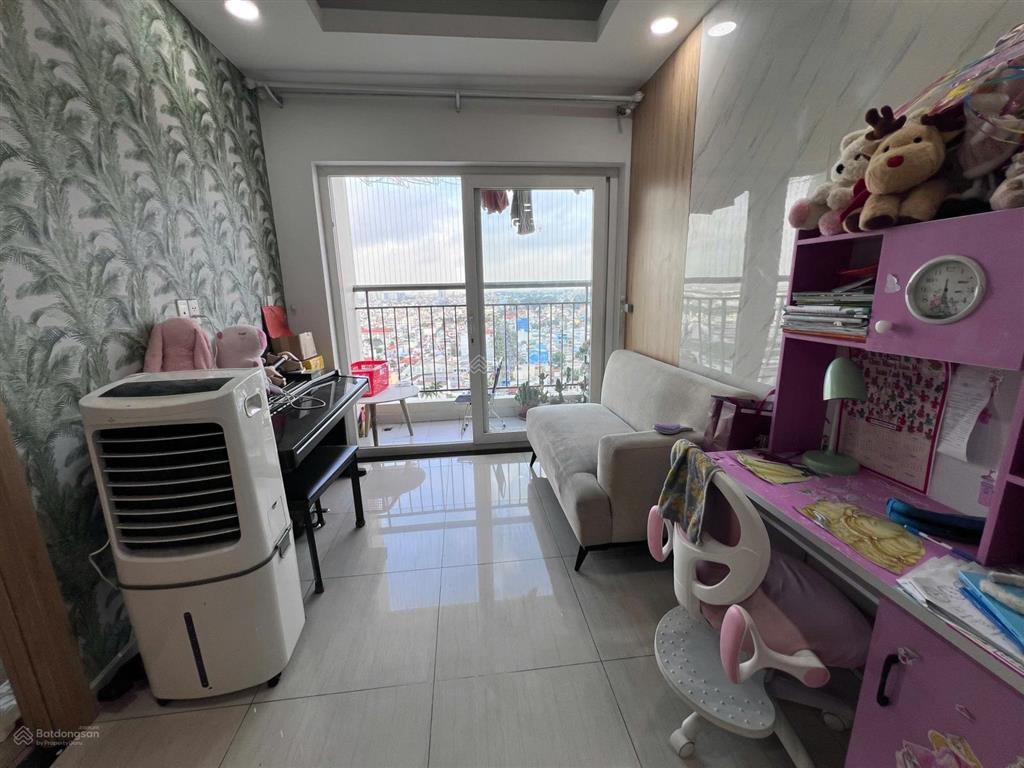 Chính chủ bán ch moonlight 4.2 tỷ, dt 66m2, 2pn, 2wc. full nội thất. block a, tầng 15