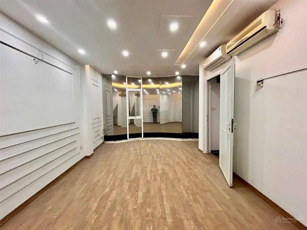 Bán nhà mặt phố ,căn góc ,kim mã , 22m2 ,6 tầng ,4mt , 13ty5  0962 039 ***
