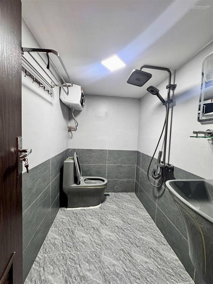 Bán nhà mặt phố ,căn góc ,kim mã , 22m2 ,6 tầng ,4mt , 13ty5  0962 039 ***