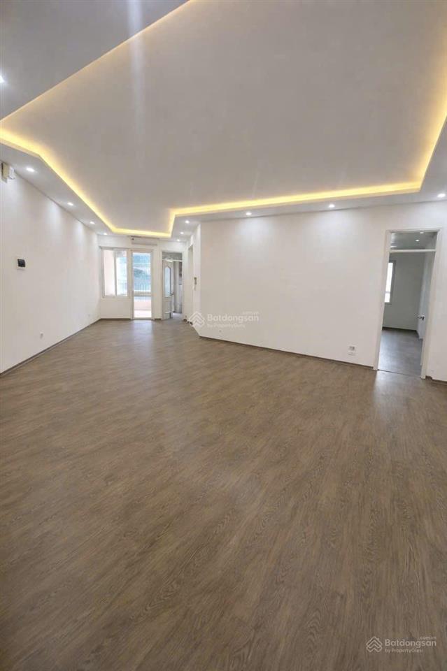 Bán căn hộ 17t5 hoàng đạo thuý , cầu giấy , 151m , 3 ngủ , 3vs , 65tr/m2 ,  0962 039 ***