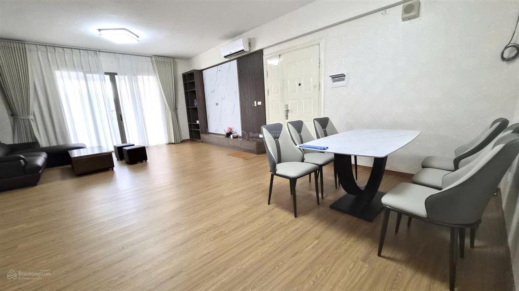 Bán căn hộ 901 tòa 131 trần phú, văn quán, hà đông, 155m2, 3 ngủ, 2vs.  0962 039 ***