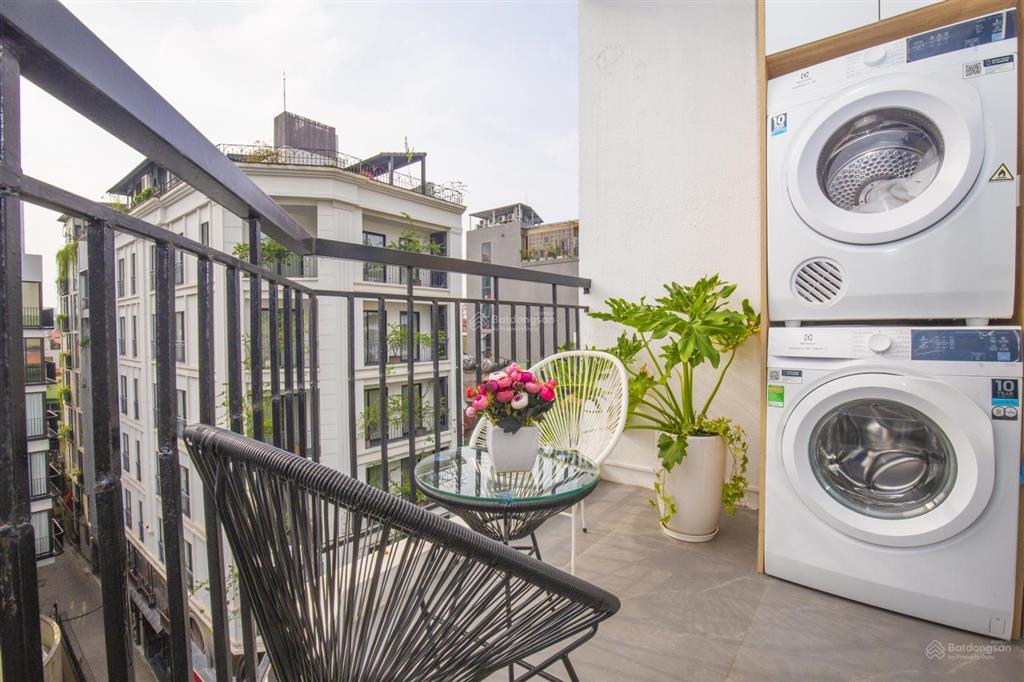 Cho thuê căn hộ dịch vụ 81 linh lang, nội thất mới, view siêu đẹp