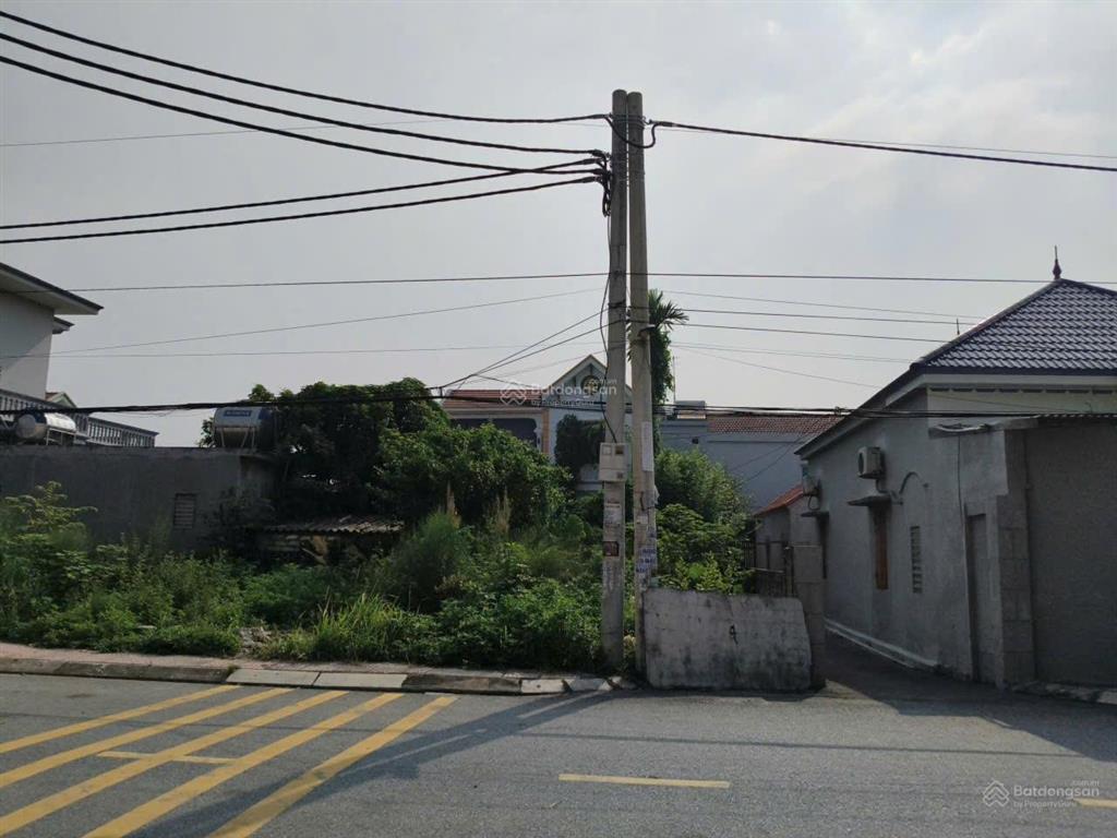 Chính chủ gửi bán lô đất đẹp, giá cực tốt, xung quanh nhiều trường học,  0978 721 ***