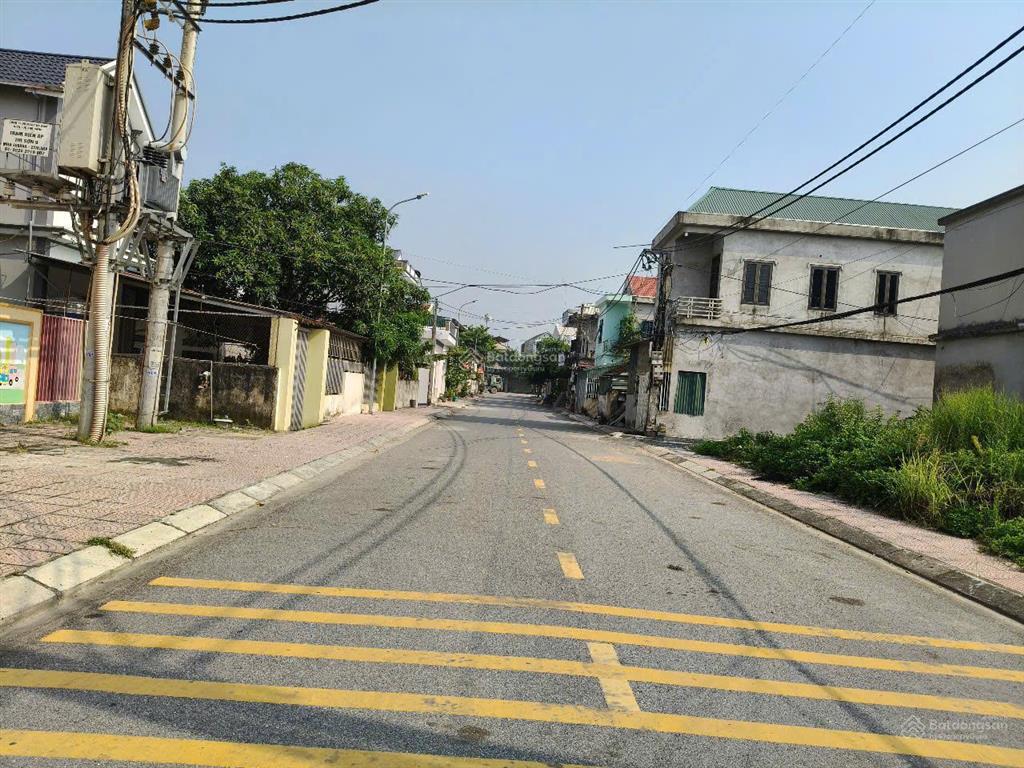 Chính chủ gửi bán lô đất đẹp, giá cực tốt, xung quanh nhiều trường học,  0978 721 ***