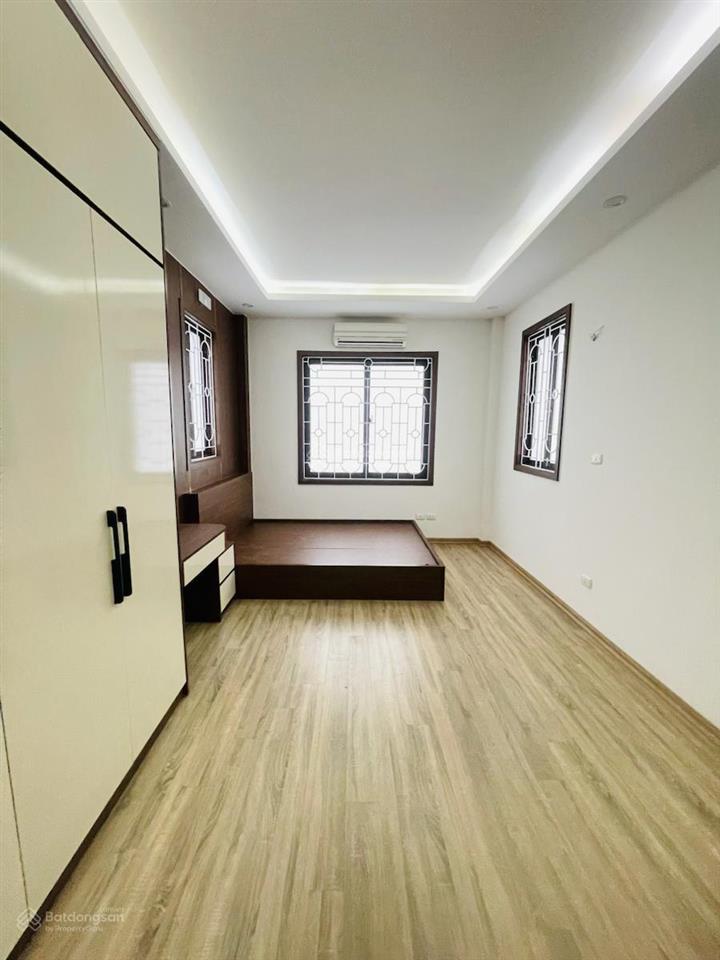 Bán nhà trường chinh 30m2 x mt3.3ty nhà dân xây 5 tầng (7,55ty) trung tâm đống đa  20met ra oto ,