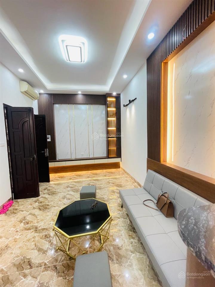 Bán nhà trường chinh 30m2 x mt3.3ty nhà dân xây 5 tầng (7,55ty) trung tâm đống đa  20met ra oto ,