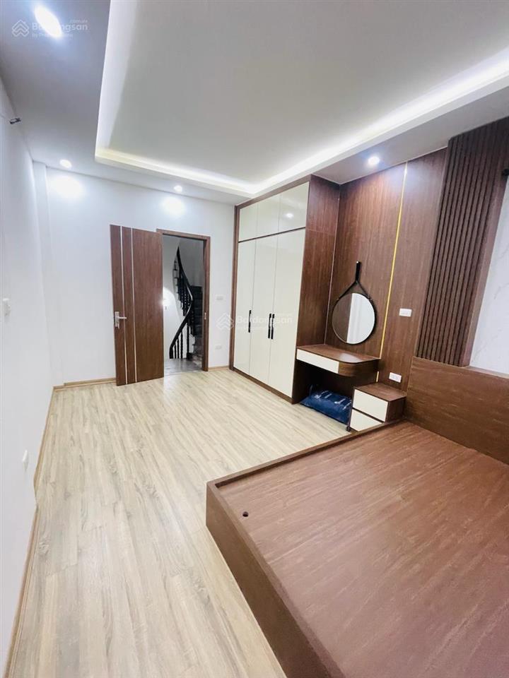 Bán nhà trường chinh 30m2 x mt3.3ty nhà dân xây 5 tầng (7,55ty) trung tâm đống đa  20met ra oto ,