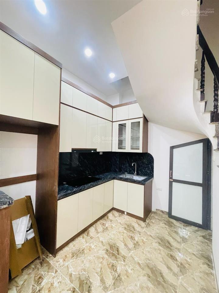 Bán nhà trường chinh 30m2 x mt3.3ty nhà dân xây 5 tầng (7,55ty) trung tâm đống đa  20met ra oto ,