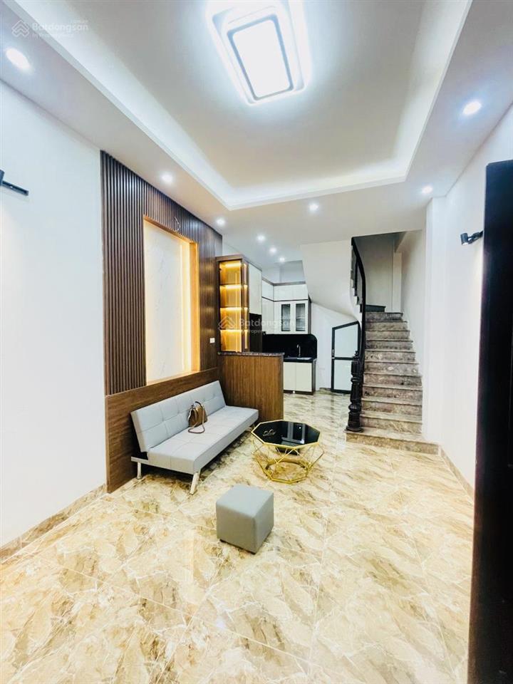 Bán nhà trường chinh 30m2 x mt3.3ty nhà dân xây 5 tầng (7,55ty) trung tâm đống đa  20met ra oto ,