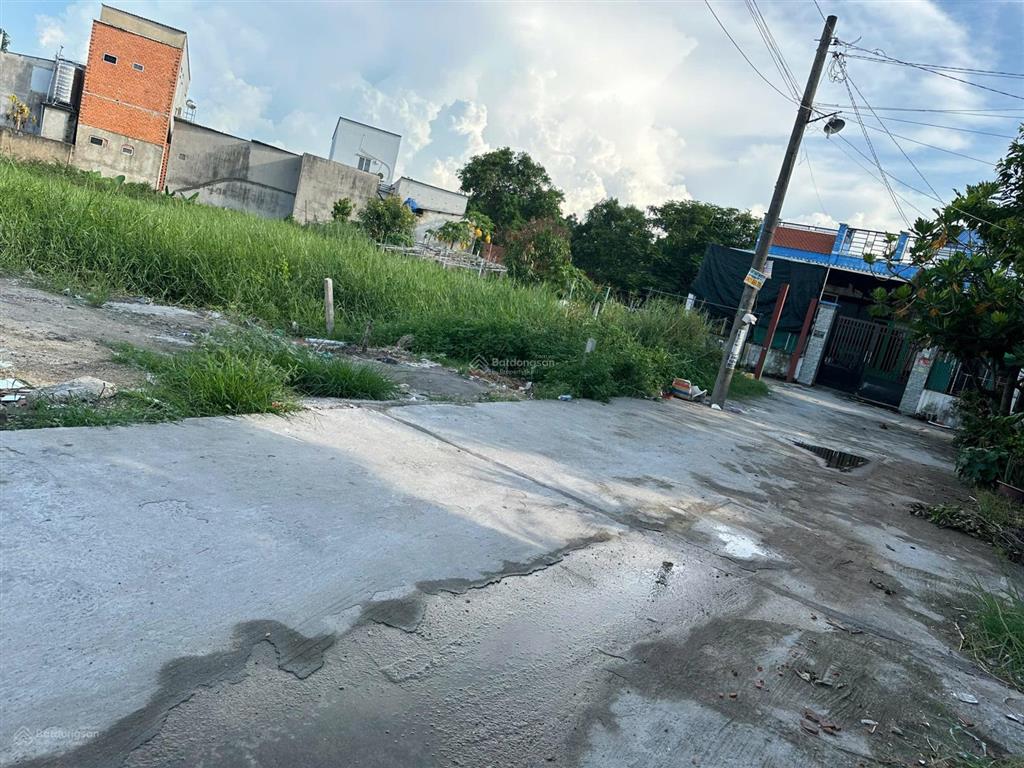 Cần bán 02 lô đất đẹp full thổ cư nở hậu hinh l, 283m và 260m, 1 sẹc tân hiệp 4, sát thị trấn hm