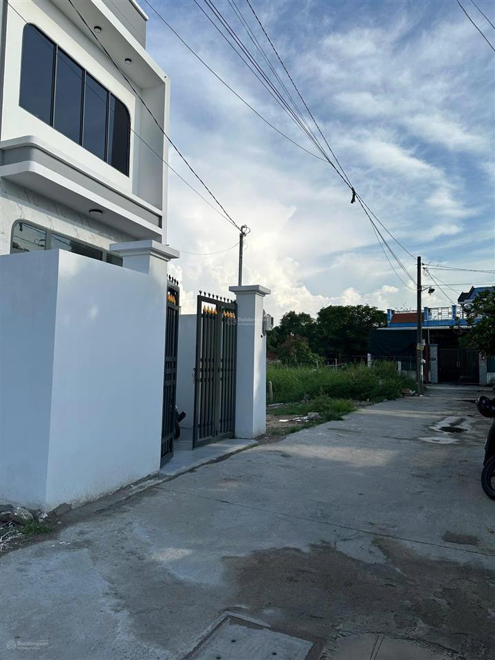 Cần bán 02 lô đất đẹp full thổ cư nở hậu hinh l, 283m và 260m, 1 sẹc tân hiệp 4, sát thị trấn hm