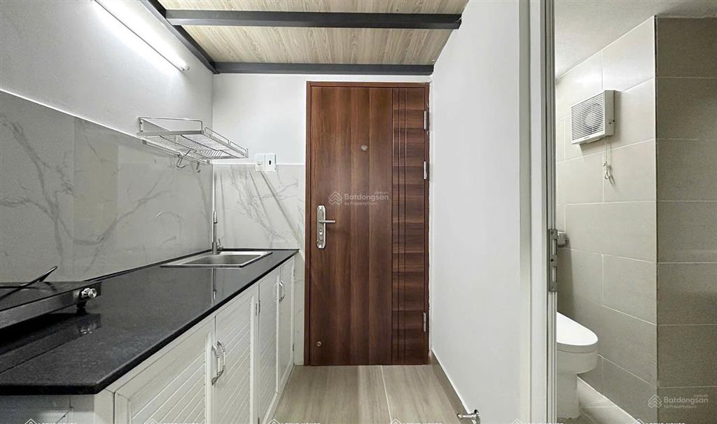 Nhượng lại phòng thuê nửa cọc có tl, cọc 7tr, hđt 3/2027, đầy đủ nội thất, có ban công