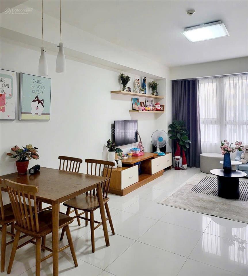 Cần bán gấp căn the eastern 1 pn giá 2 tỷ850 sổ sẵn tầng 21 full nội thất .