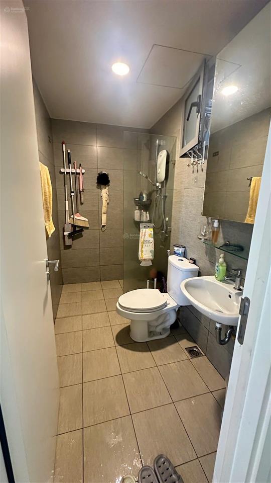 Cho thuê căn hausneo 1+ full nội thất lầu 3a block a giá thỏa thuận nhà sạch đẹp