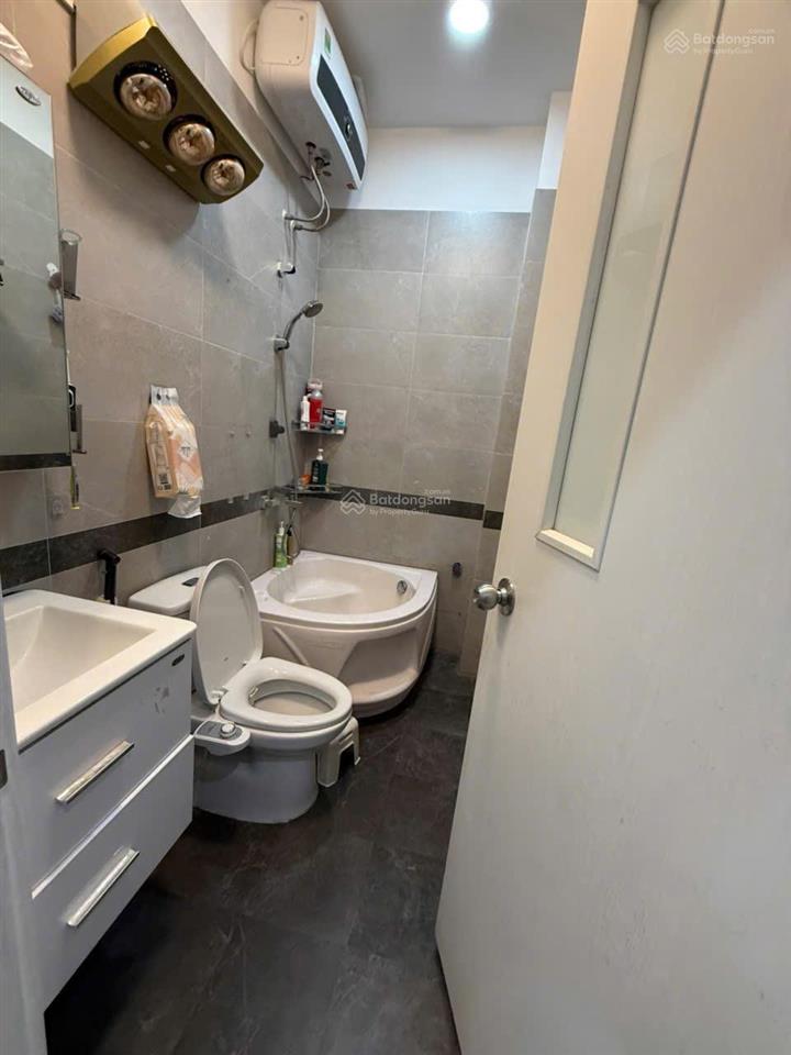 Chủ nhà cần bán gấpthái hà ngõ riêng 42m2 5 tầng full nội thất ở ngay (297tr/m2)