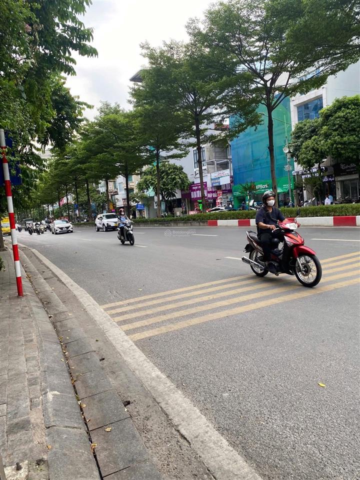 Nhà cũ xác định bán đất phố kim mã ngõ thông 10m ra phố cạnh bến xe kim mã 38m2 mặt tiền 5m 8 tỷ