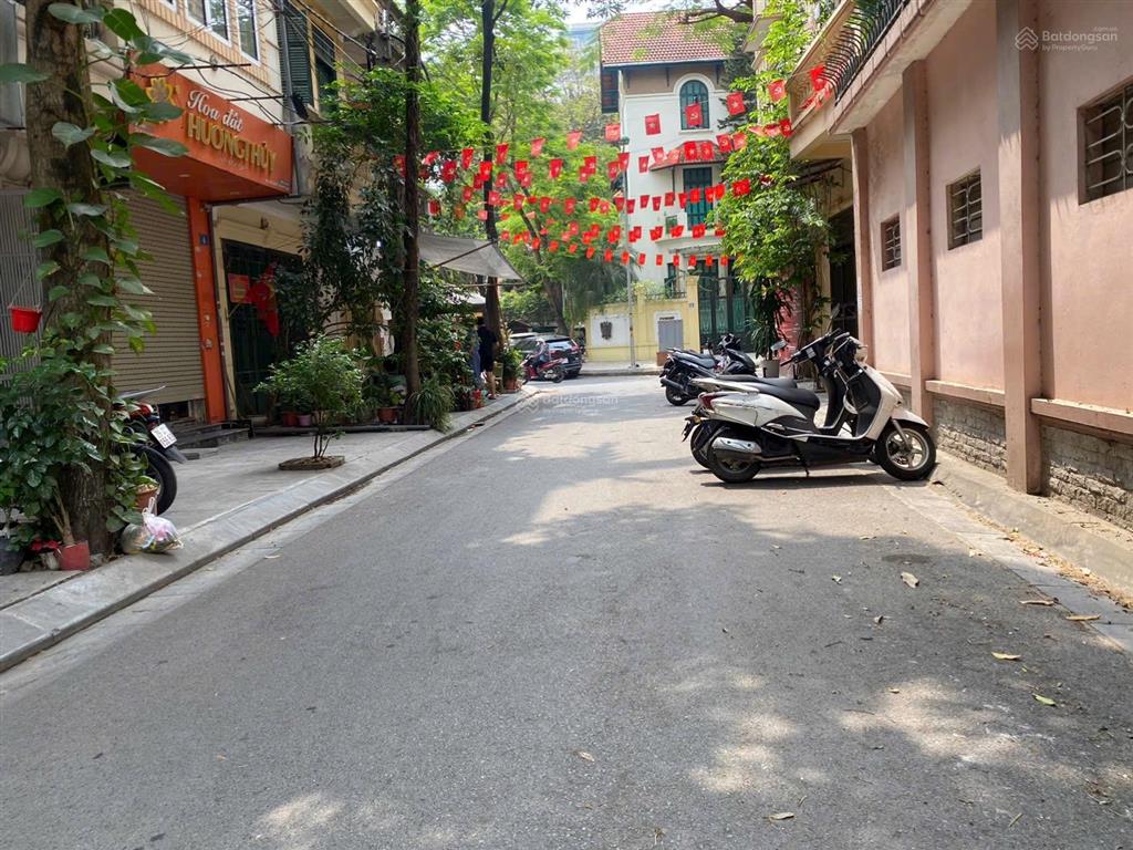 Nhà đẹp hoàng cầu gần quận uỷ đống đa phân lô vỉa hè 90m2 mt gần 10m nhà đẹp ở ngay 51,5 tỷ