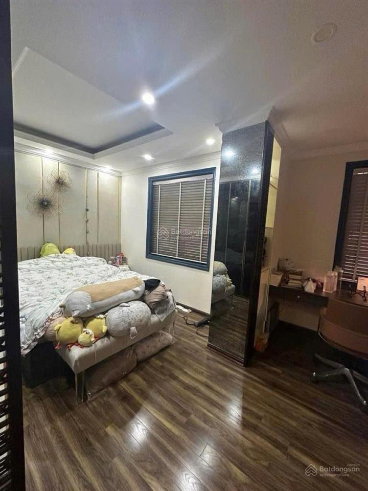 Biệt thự hồ tây ngõ to ô tô tránh mặt tiền 10m 20m ra tới mặt hồ