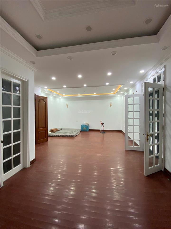 Bán biệt thự cầu giấy 188m2 hơn 11m mặt tiền ngõ nông yên tĩnh ô tô tránh 68 tỷ