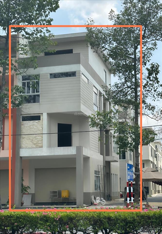 Bán nhà phố lô góc thành phố mới bình dương, vị trí đắc địa, giá 15,5 tỷ