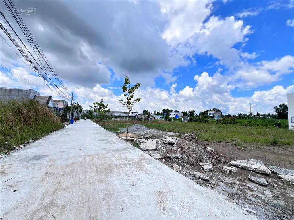 Đất đối diện e.city tân đức 5x29m, giá 1tỷ180