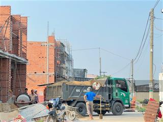 Đất đức hoà hạ sát trường nguyễn văn phú dt 5x21m. cách tl 10 chỉ 300m. giá 1tỷ2