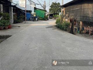 Đất xây nhà trọ 12,4x44m giá 2tỷ9 sát kcn tân đức