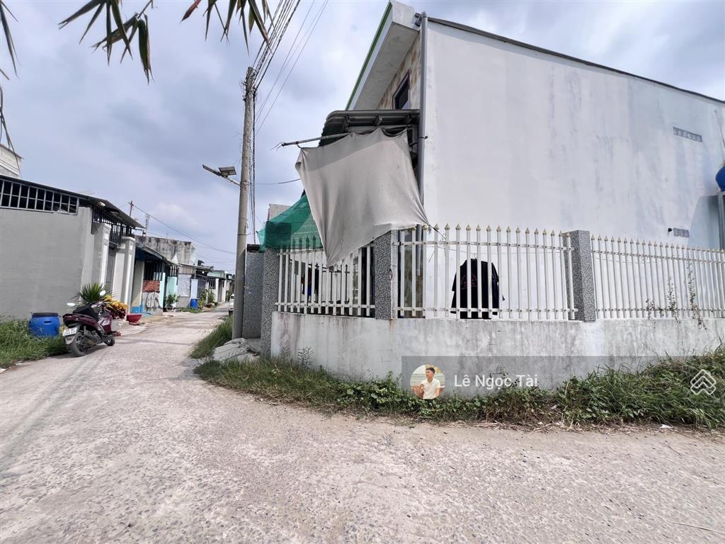 Nhà đức hòa hạ dt 5x12m, giá 1tỷ250