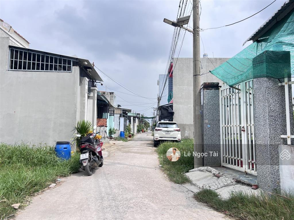 Nhà đức hòa hạ dt 5x12m, giá 1tỷ250