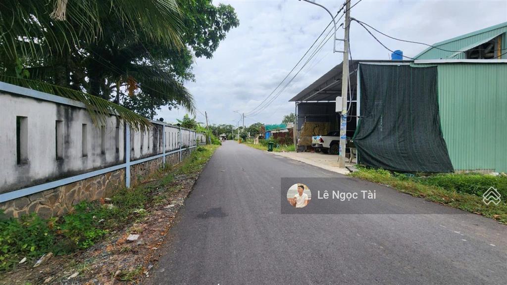 Đất thị trấn 10x50m đường nhựa giá ngộp 4ty6