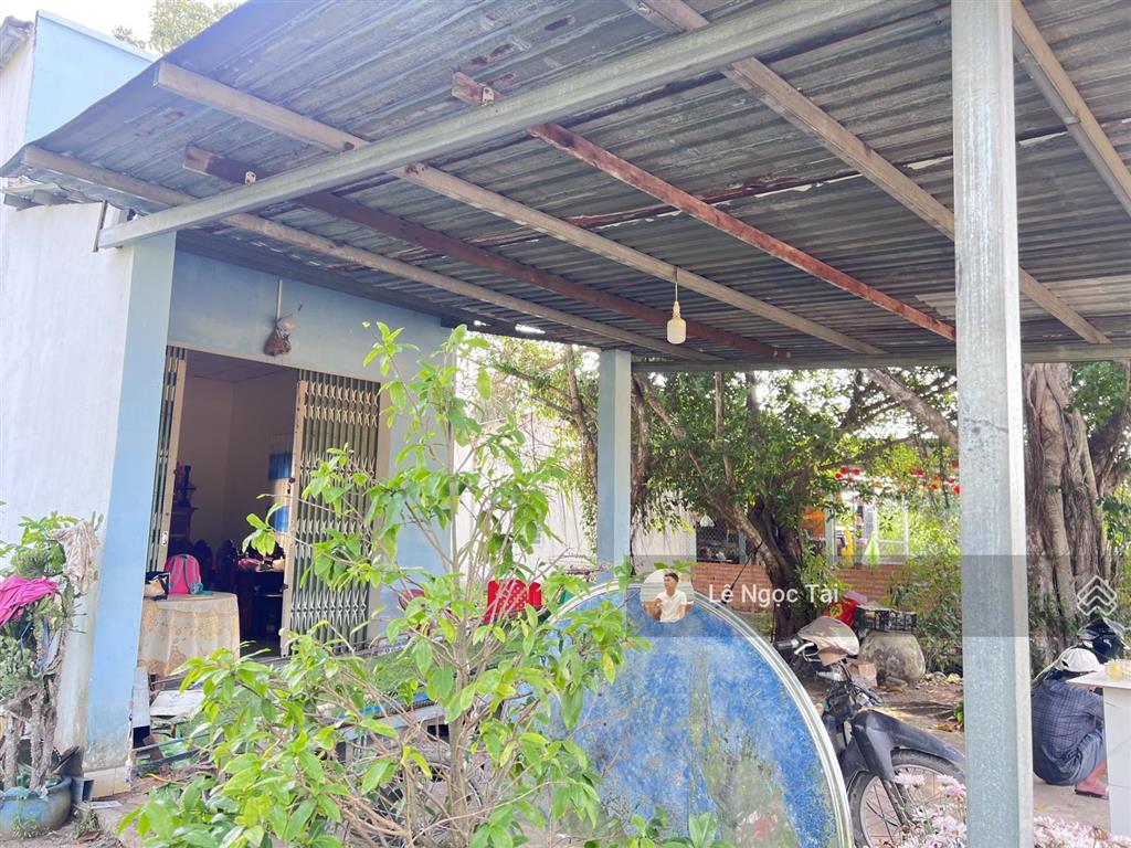 Nhà vườn 22x24m có 141m2 thổ cư giá 1tỷ6 sát công viên võ văn tần