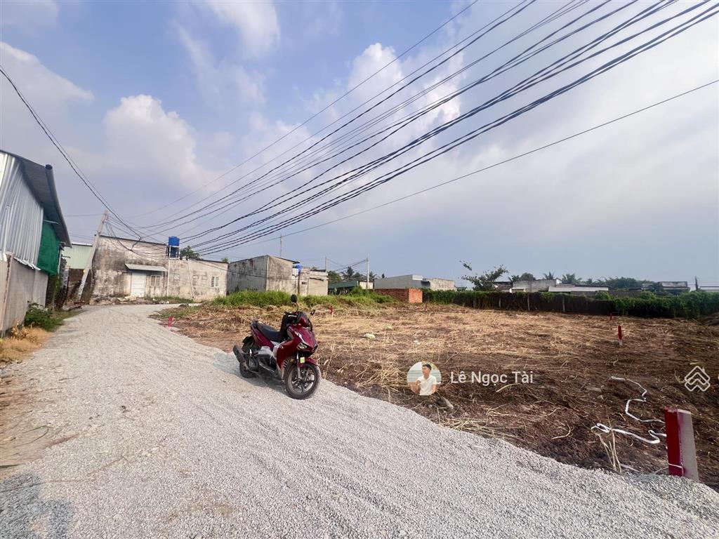 Đất xây nhà trọ 12,3x32m giá 2tỷ799, sát kcn tân đức