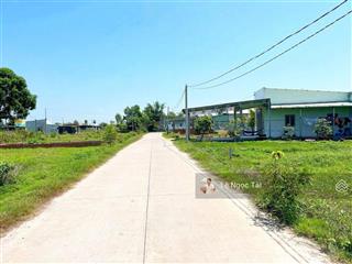 Đất đức hoà sát 823d đang thi công 7x27m giá 800tr