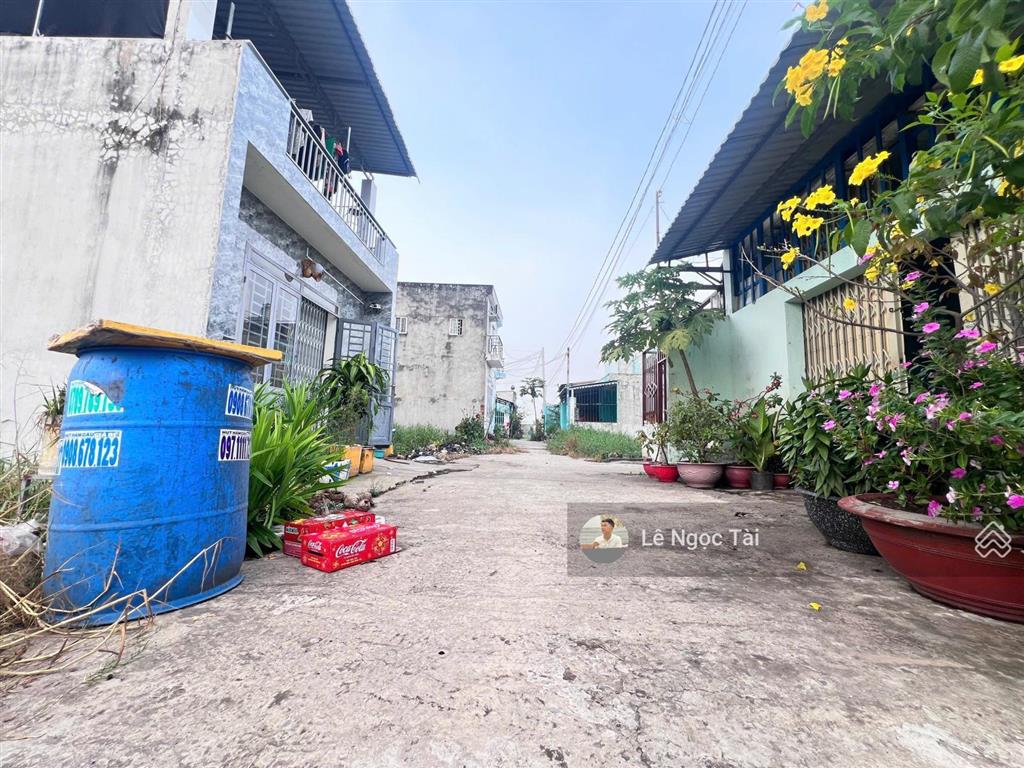 Đất sát khu công nghiệp tân đức 5x18m, giá 850tr