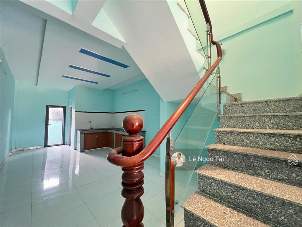 Nhà đức hoà đông dt 4x20m, giá 1tỷ250 đường ô tô