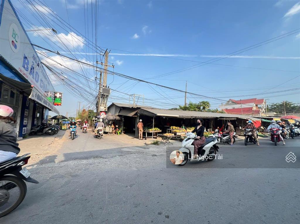 Nhà sát kcn tân đức 2 phòng ngủ giá 1ty450