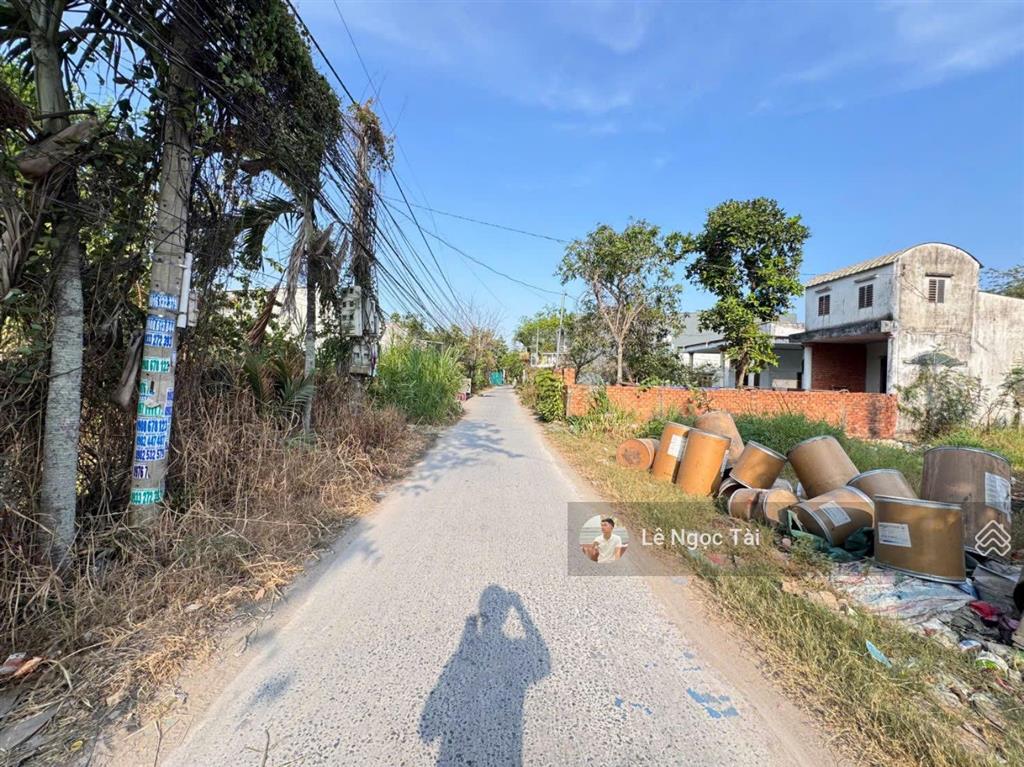 Nhà đức hoà đông 4,2x25m giá 1ty350 đường bê tông